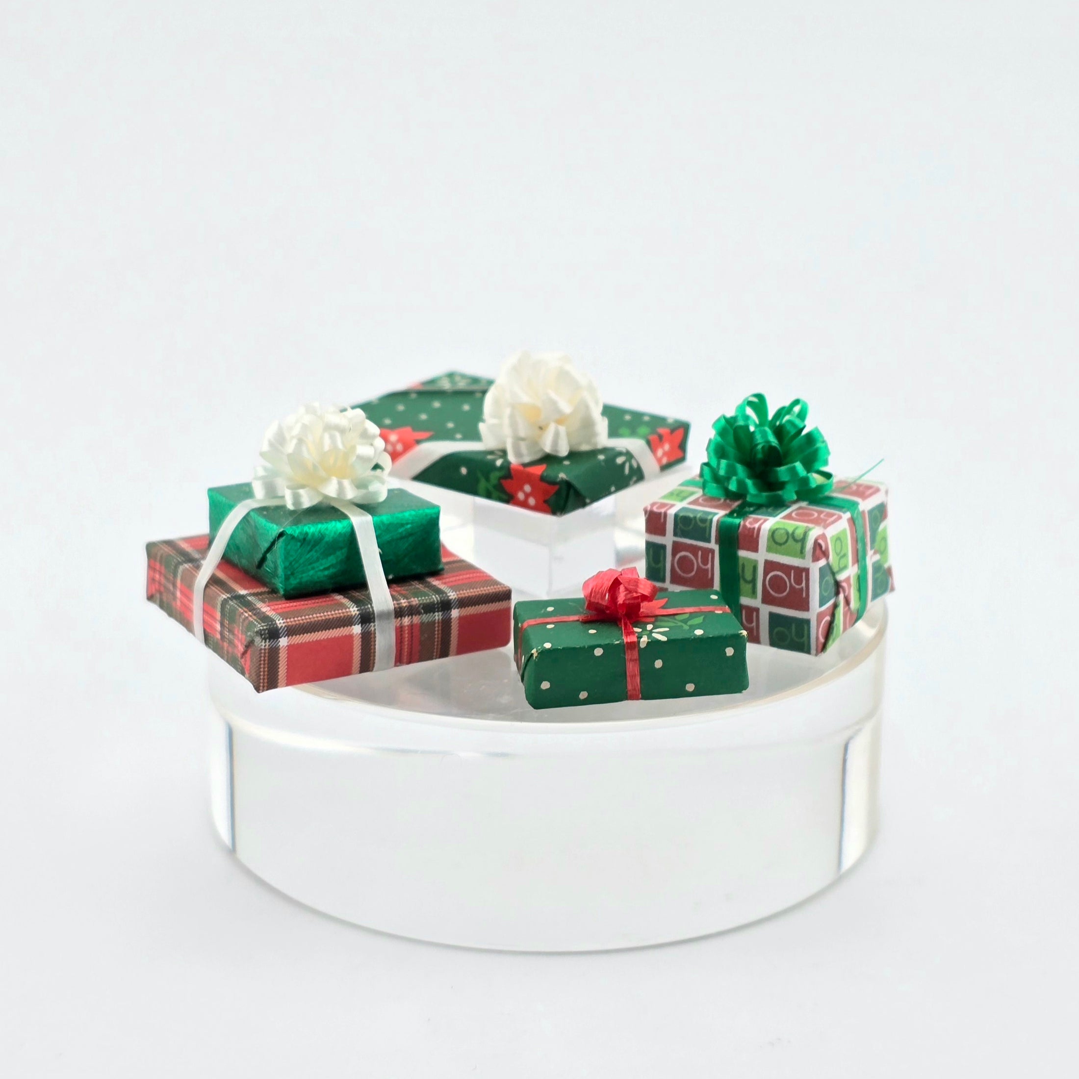 miniature dollhouse wrapped gifts 