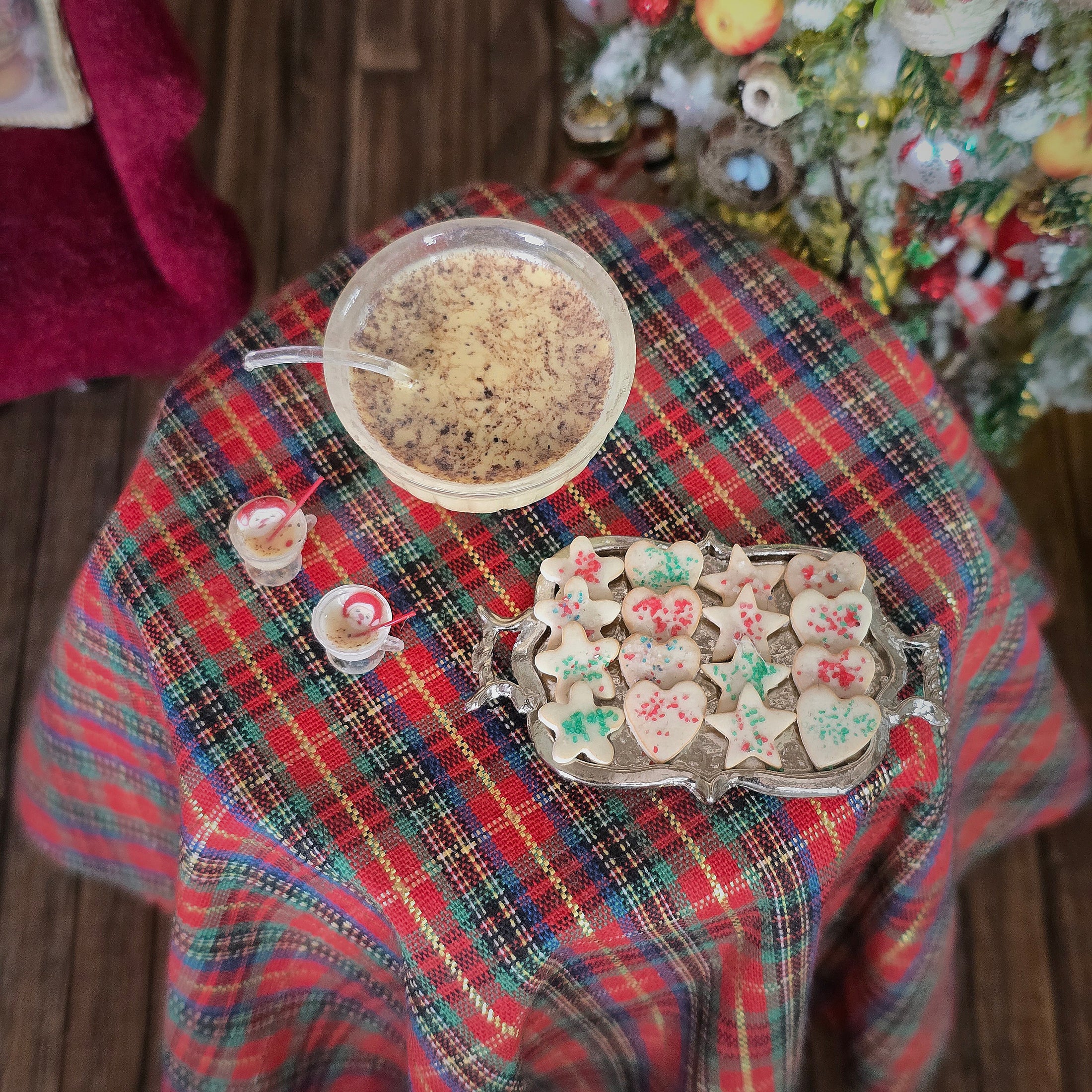 Eggnog Punch Bowl Set with Cookie Tray, top view on holiday table