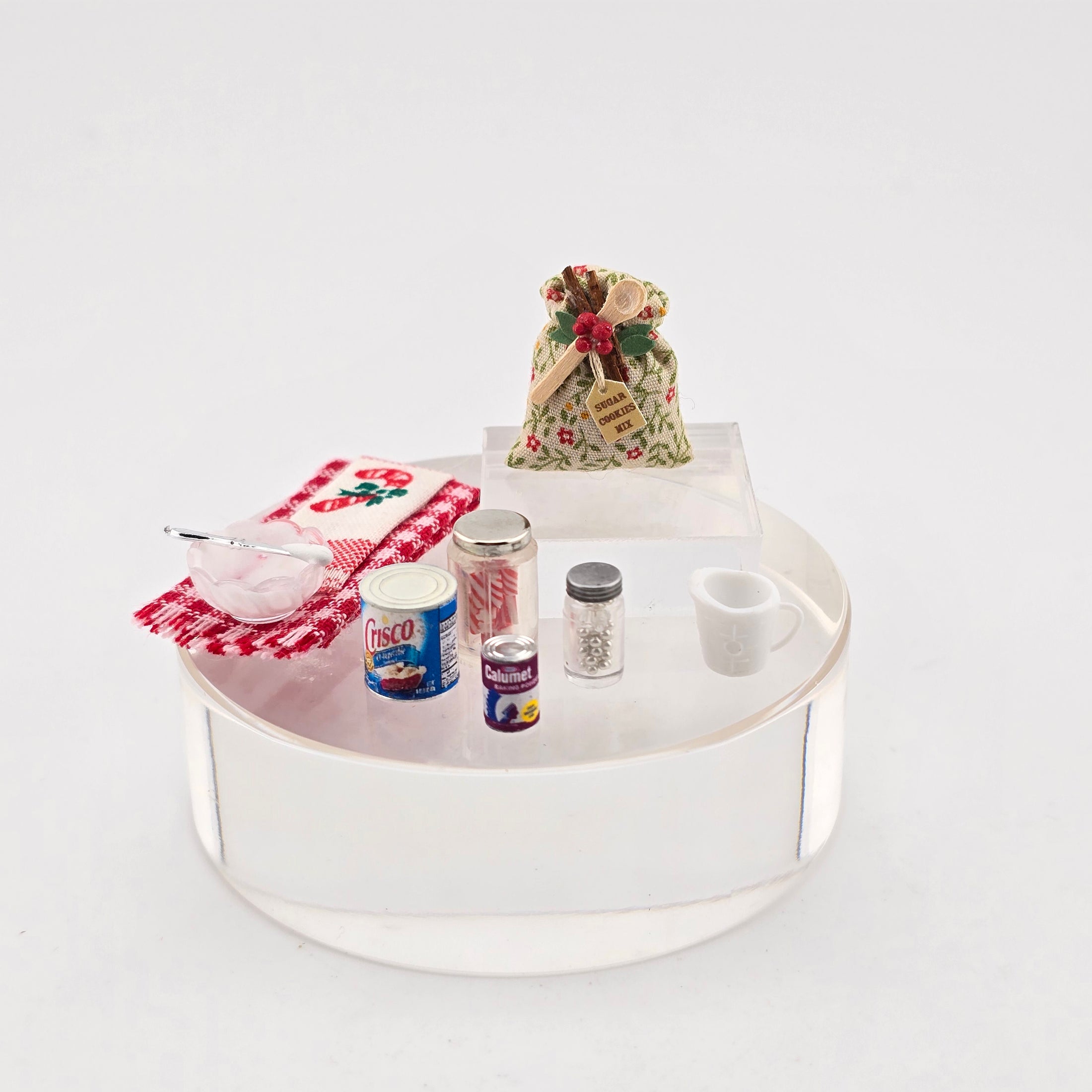 Miniature dollhouse baking set
