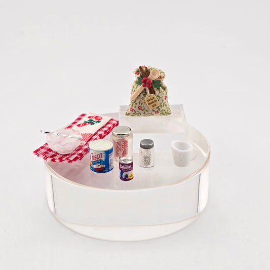 Miniature dollhouse baking set