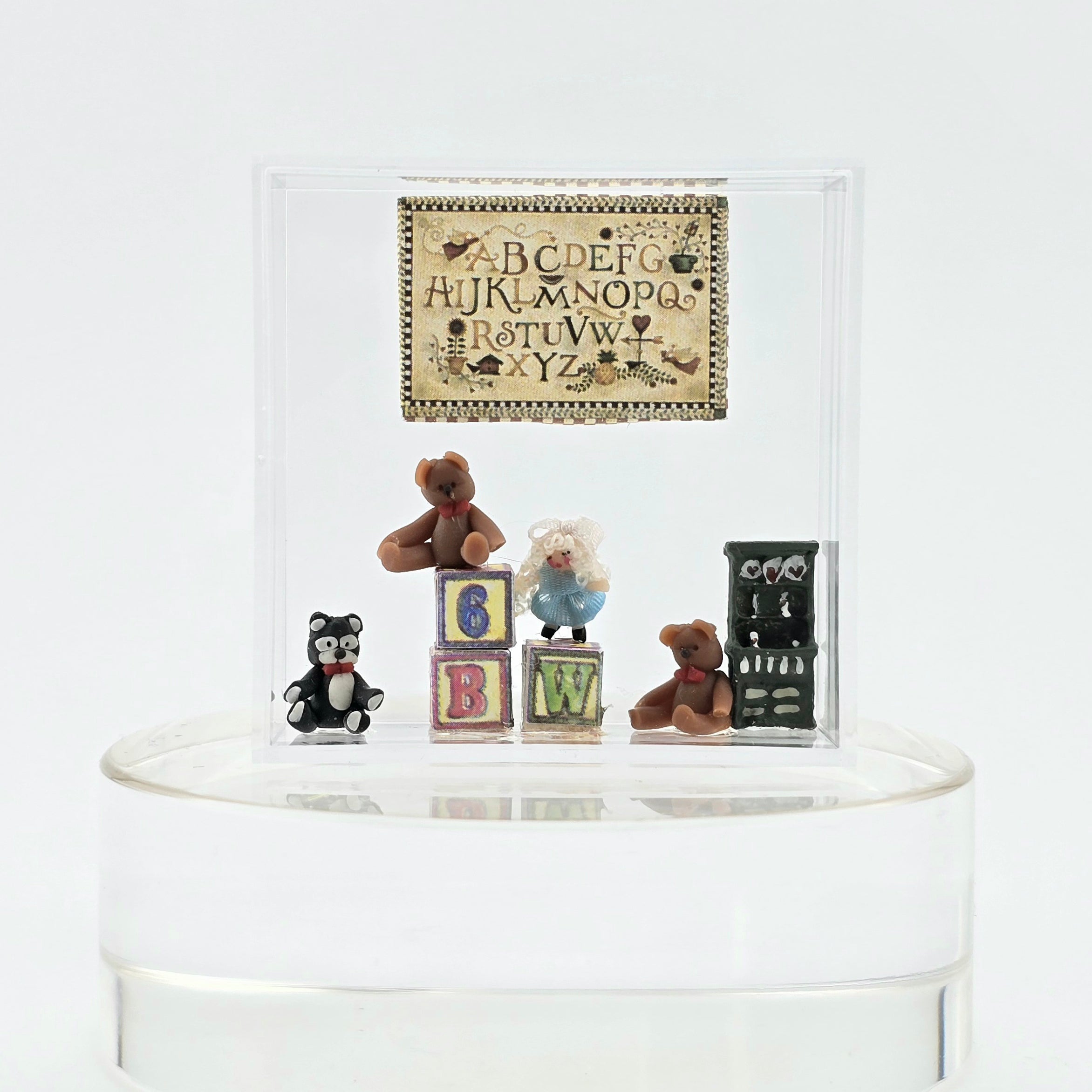 tiny toys in 1:48 scale